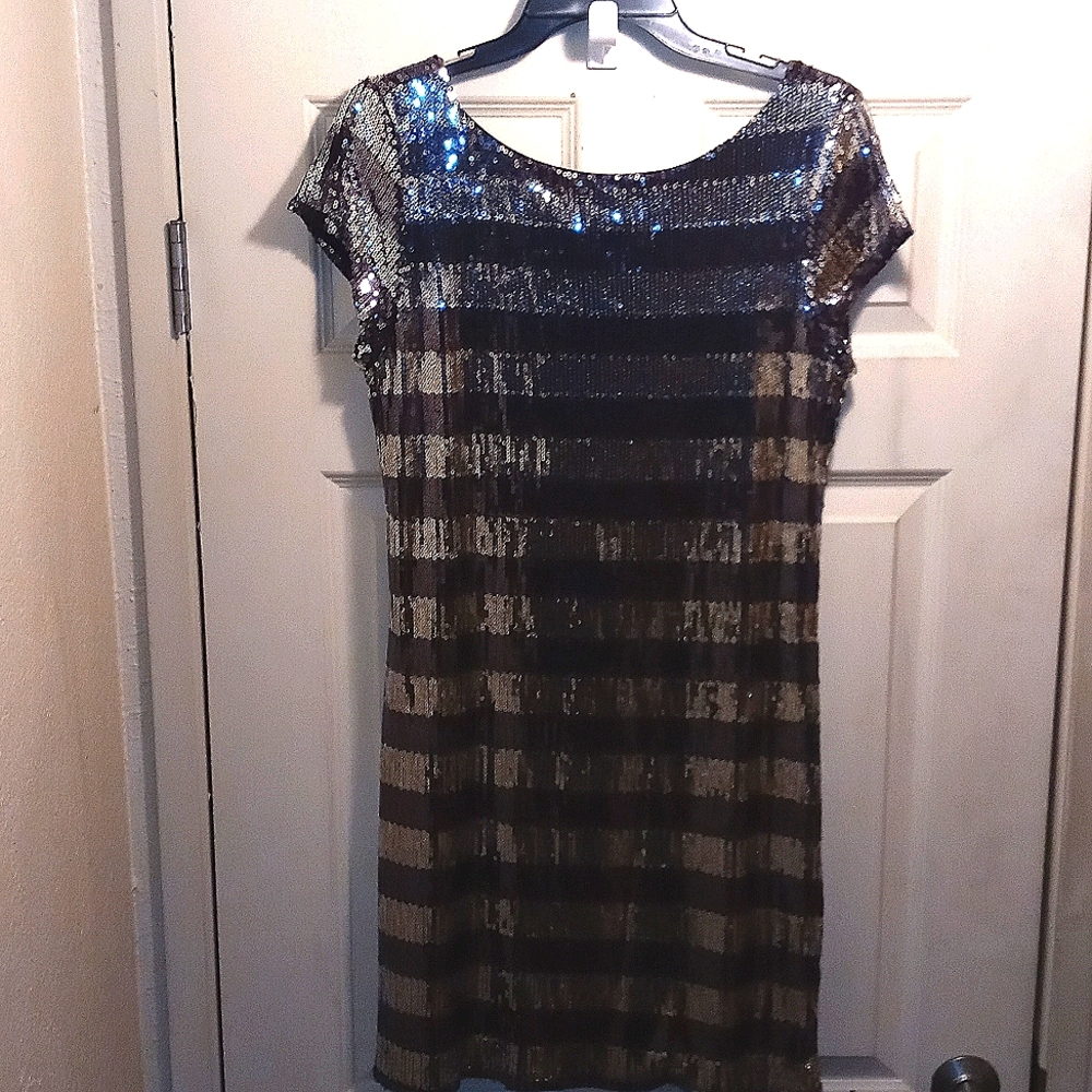 Elegant Black and Gold Sequin Dress